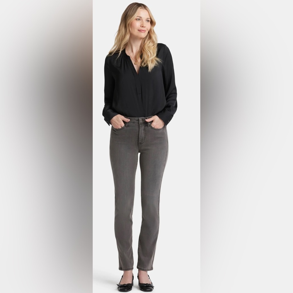 NYDJ Curve Shaper Sheri Straight Slim Jeans
High Rise Stretchy Casual Size 8